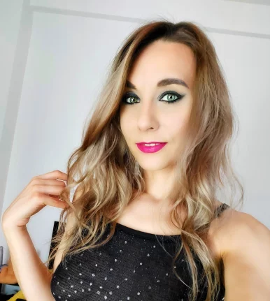 Photo of model @adelinefree