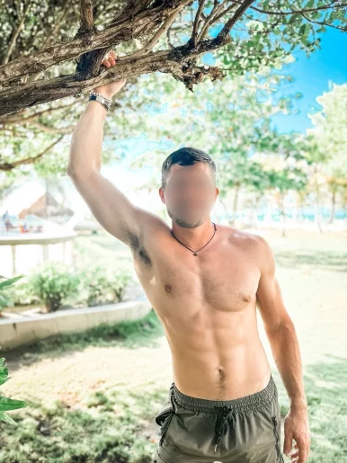 Photo of model @adventurenic