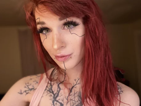 Photo of model @aimeefawx