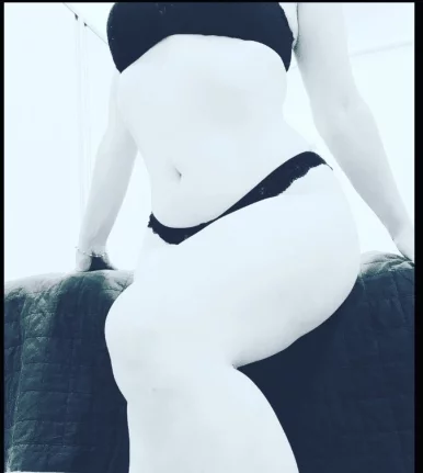 Photo of model @alainaqueen