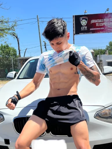 Photo of model @alerodri00ok