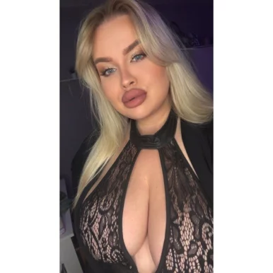 Photo of model @alexandrabbw