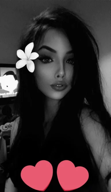 Photo of model @alices_wonderland