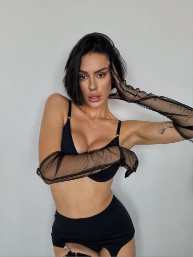 Photo of model @alinamorettixxx