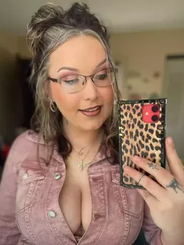 Photo of model @allieeeee