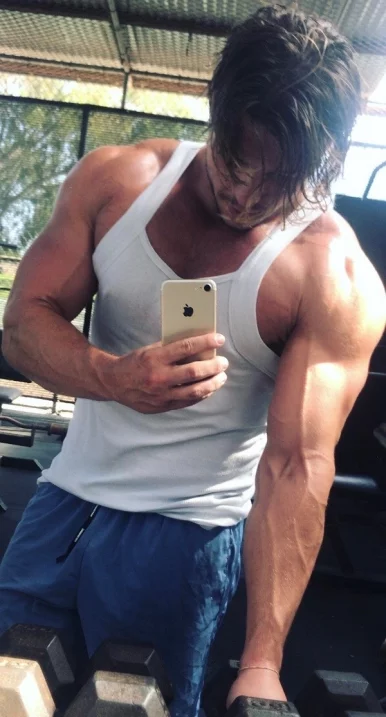 Photo of model @alpha_derek_free