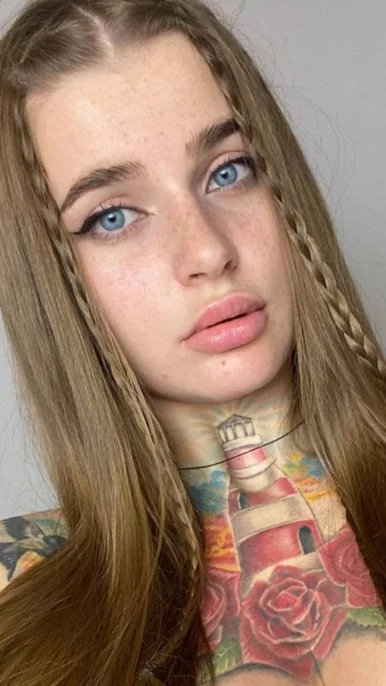 Photo of model @amazingmari