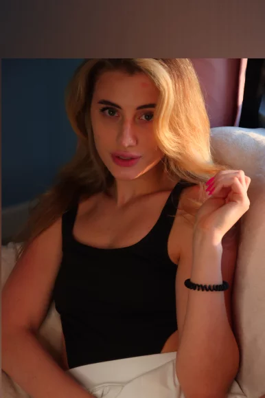 Photo of model @amelyrose