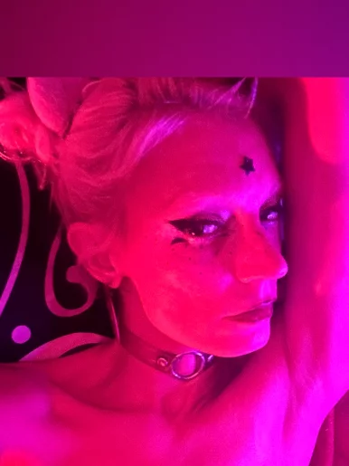 Photo of model @amyanyone