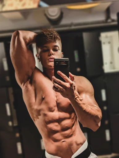 Photo of model @andrewad_free