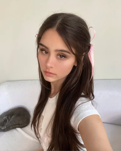 Photo of model @angelbabynina