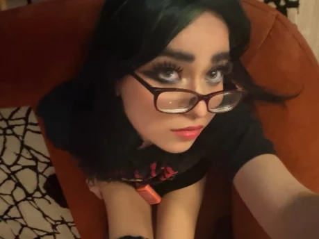 Photo of model @angie_vale