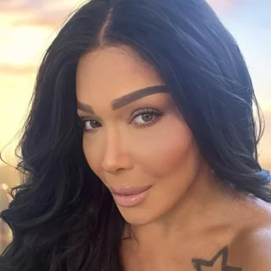 Photo of model @annatransxo