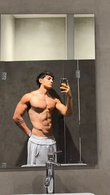 Photo of model @apolo_a