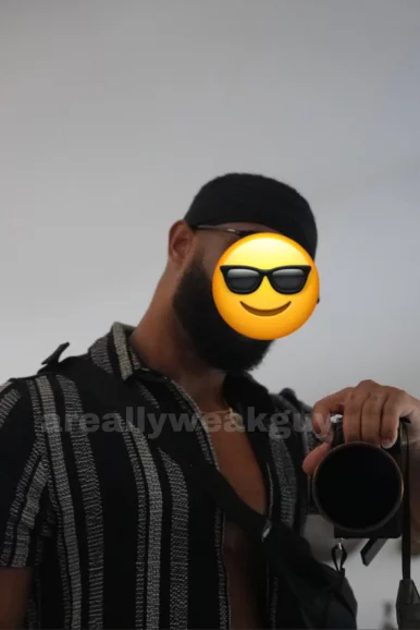 Photo of model @areallyweakguy