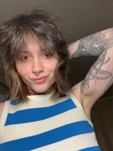 Photo of model @aria_spikerose