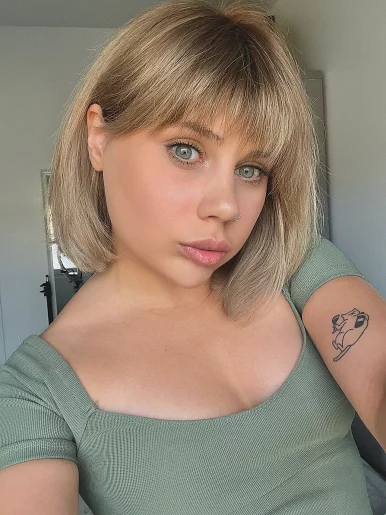 Photo of model @arianabird