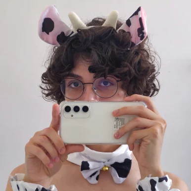 Photo of model @ariblossomfree