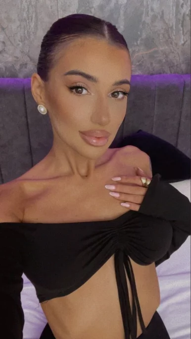 Photo of model @ariyakay