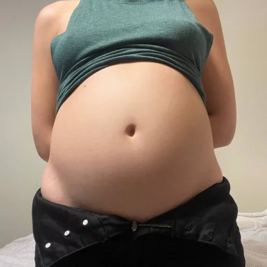 Photo of model @asianbellygirl