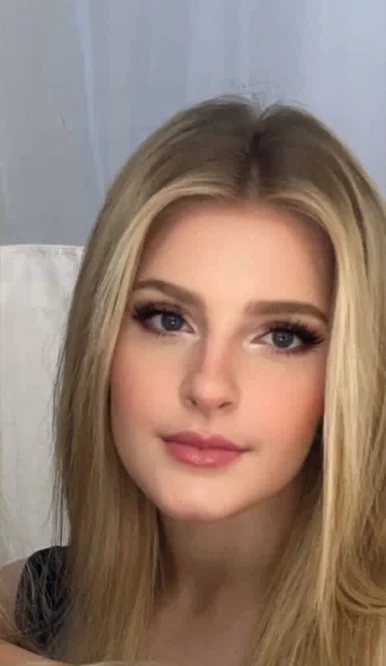 Photo of model @aspenxofficial