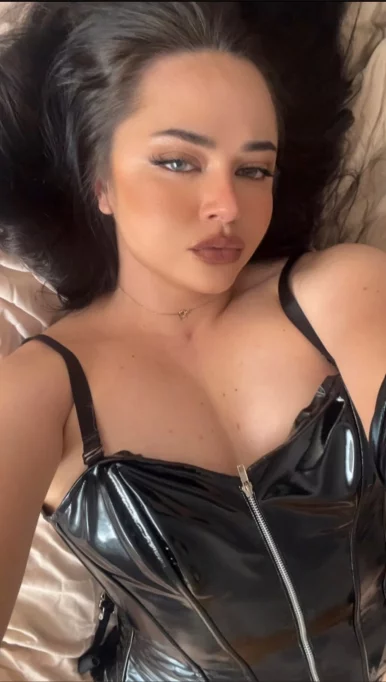 Photo of model @athenanightt