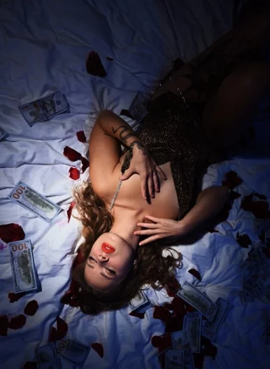 Photo of model @auraaurelie