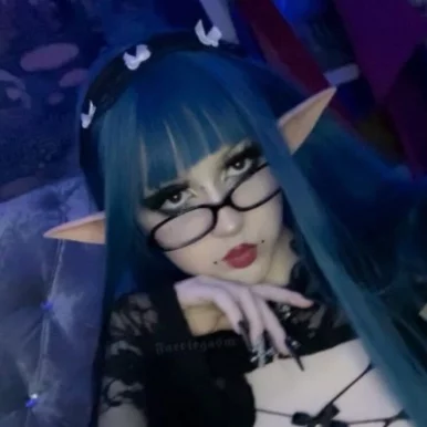 Photo of model @avilone