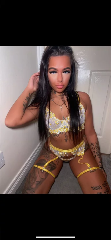 Photo of model @axh_x