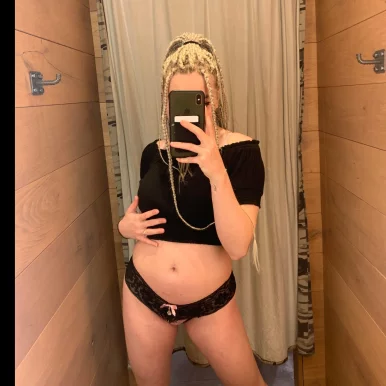 Photo of model @babydoll_347