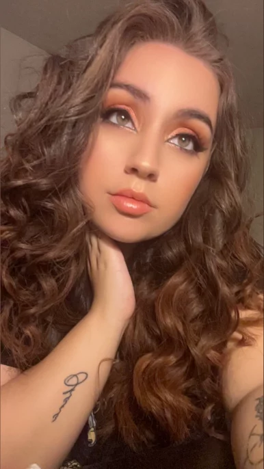 Photo of model @badandblessed97