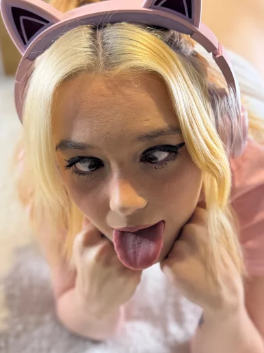 Photo of model @badults