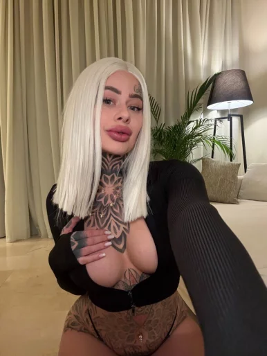 Photo of model @bambixboo