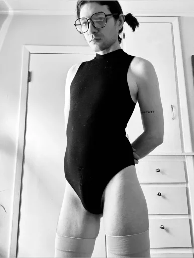 Photo of model @barelyaboy