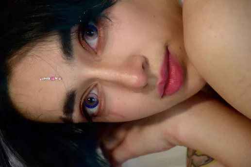 Photo of model @bebealce