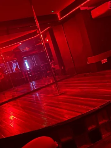 Photo of model @beccalinda