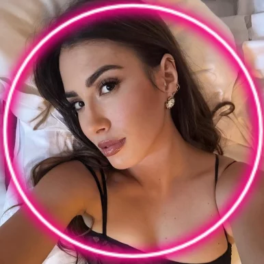 Photo of model @bella_nera