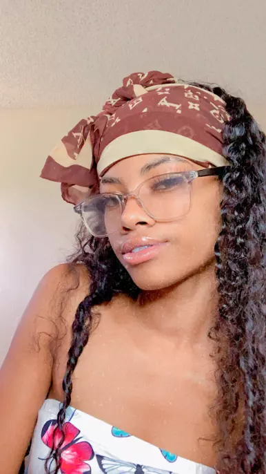 Photo of model @bellabratz