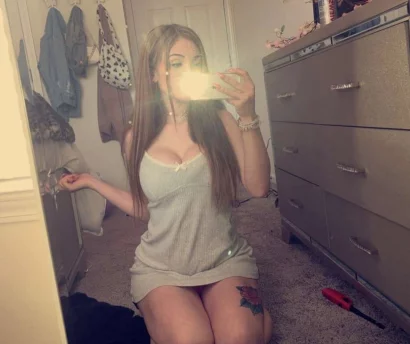 Photo of model @bellahillsx