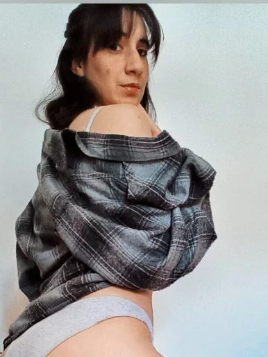 Photo of model @bellatriiixxx