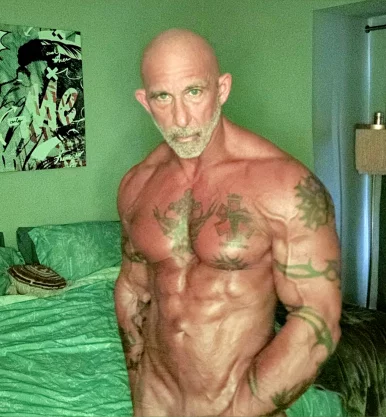 Photo of model @bi-zaddy