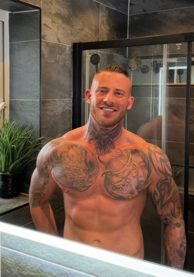 Photo of model @bigliamxxx