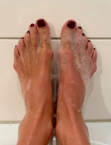 Photo of model @bigtoegoddness