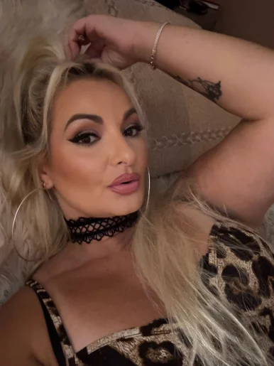 Photo of model @bionicbeautybaddie