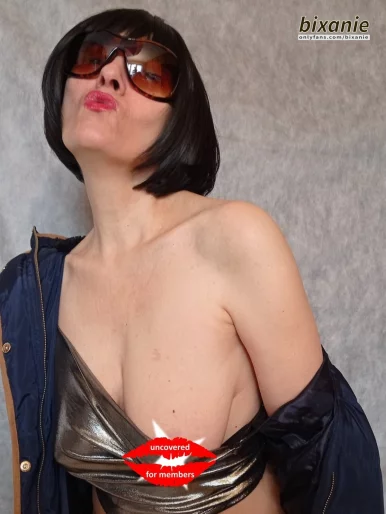 Photo of model @bixanie