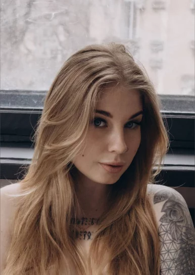 Photo of model @blonde_kittyyy