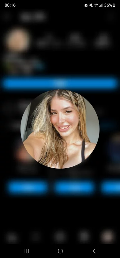 Photo of model @blondebigtits34