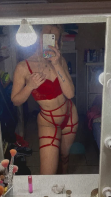 Photo of model @blondexxx