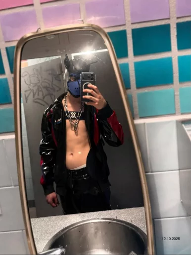 Photo of model @bluesniffsub