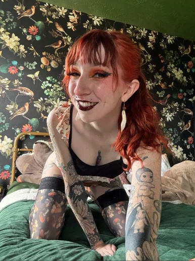 Photo of model @blushyfrecks